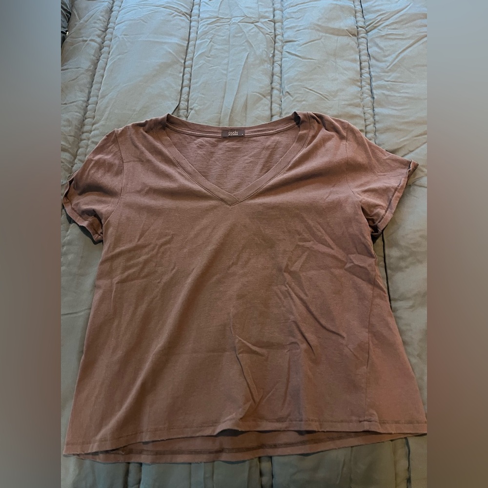 Nuuds V-Neck Everyday T-Shirt